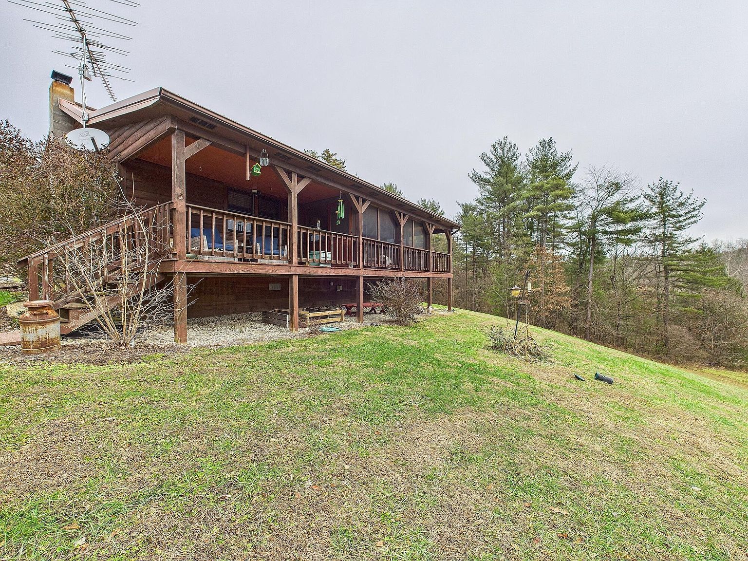 990 Royma Rd NE Corning, OH 43730 - Thumbnail 2