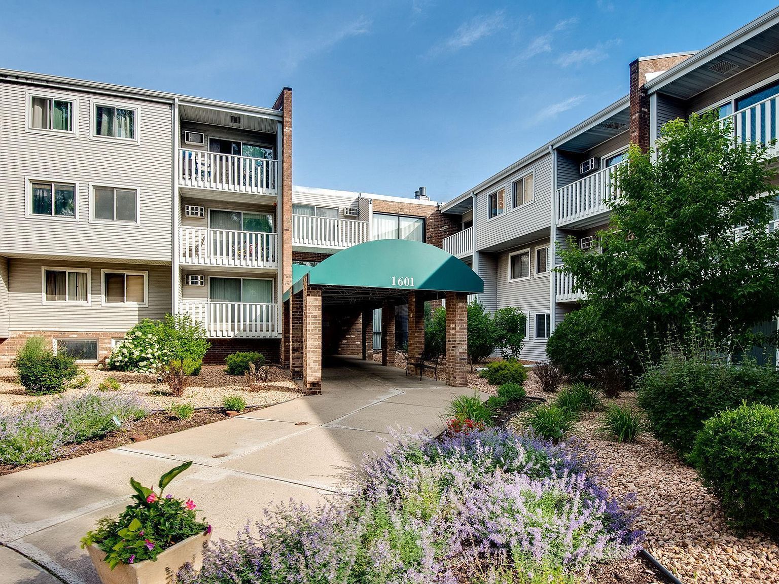 1601 N Innsbruck Dr APT 329 Fridley, MN 55432 - Thumbnail 2