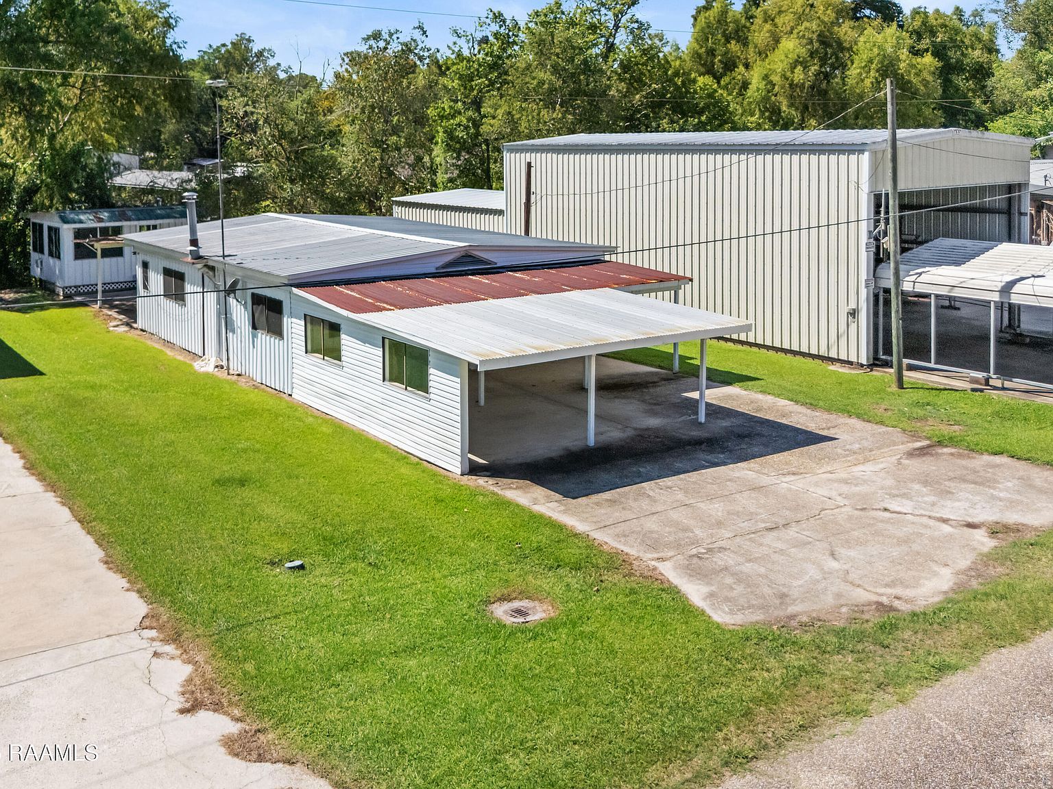 1044 Jean Lafitte St Breaux Bridge, LA 70517 - Thumbnail 2