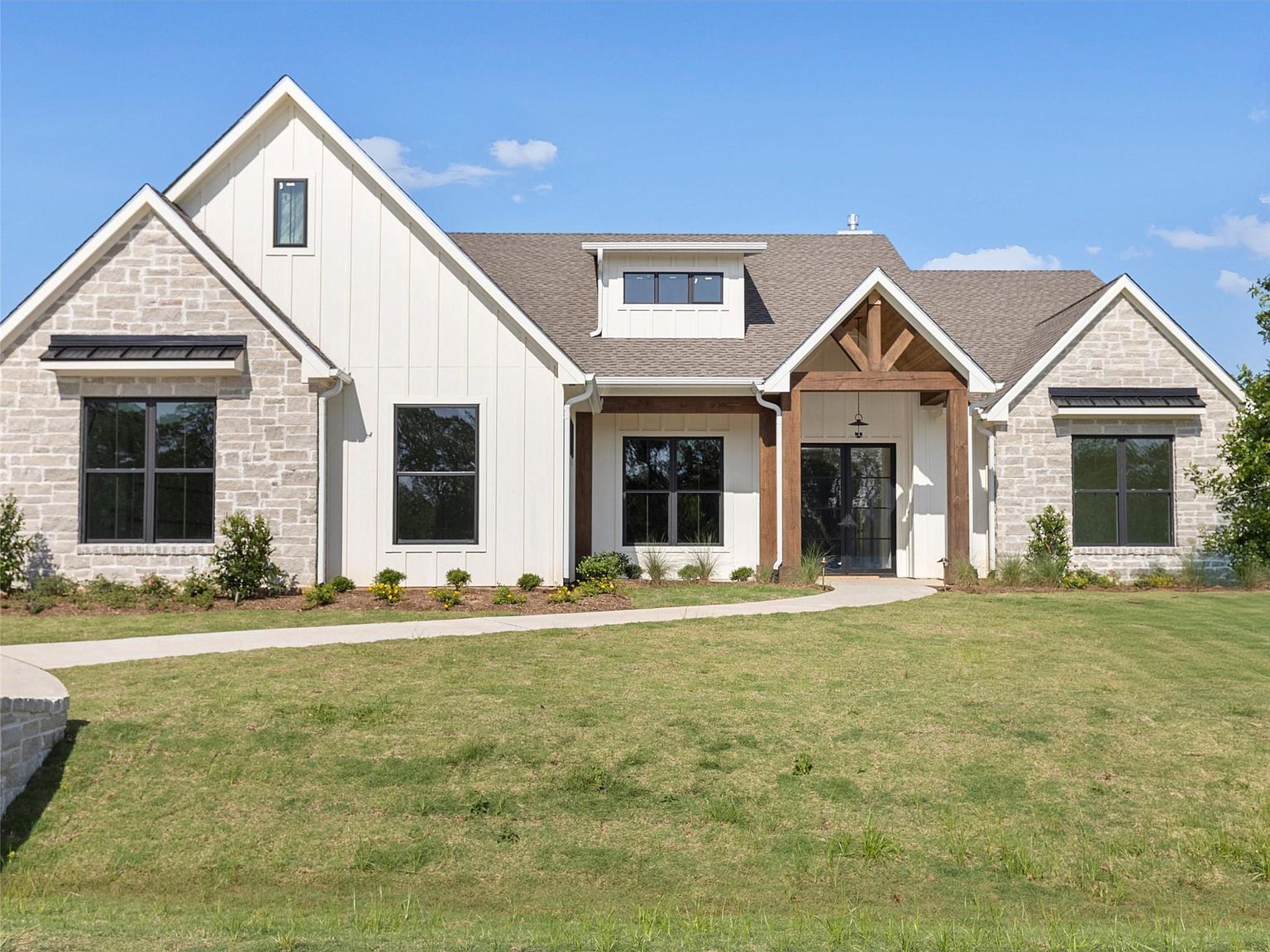 147 Hydrangea Dr Smithville, TX 78957 - Thumbnail 2