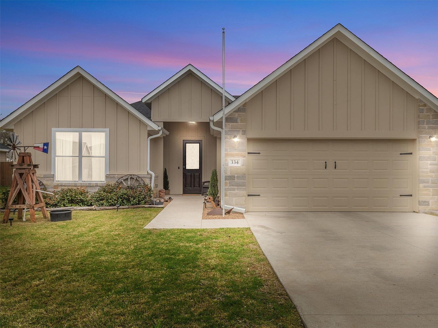 334 Webb St Smithville, TX 78957 - Thumbnail 2