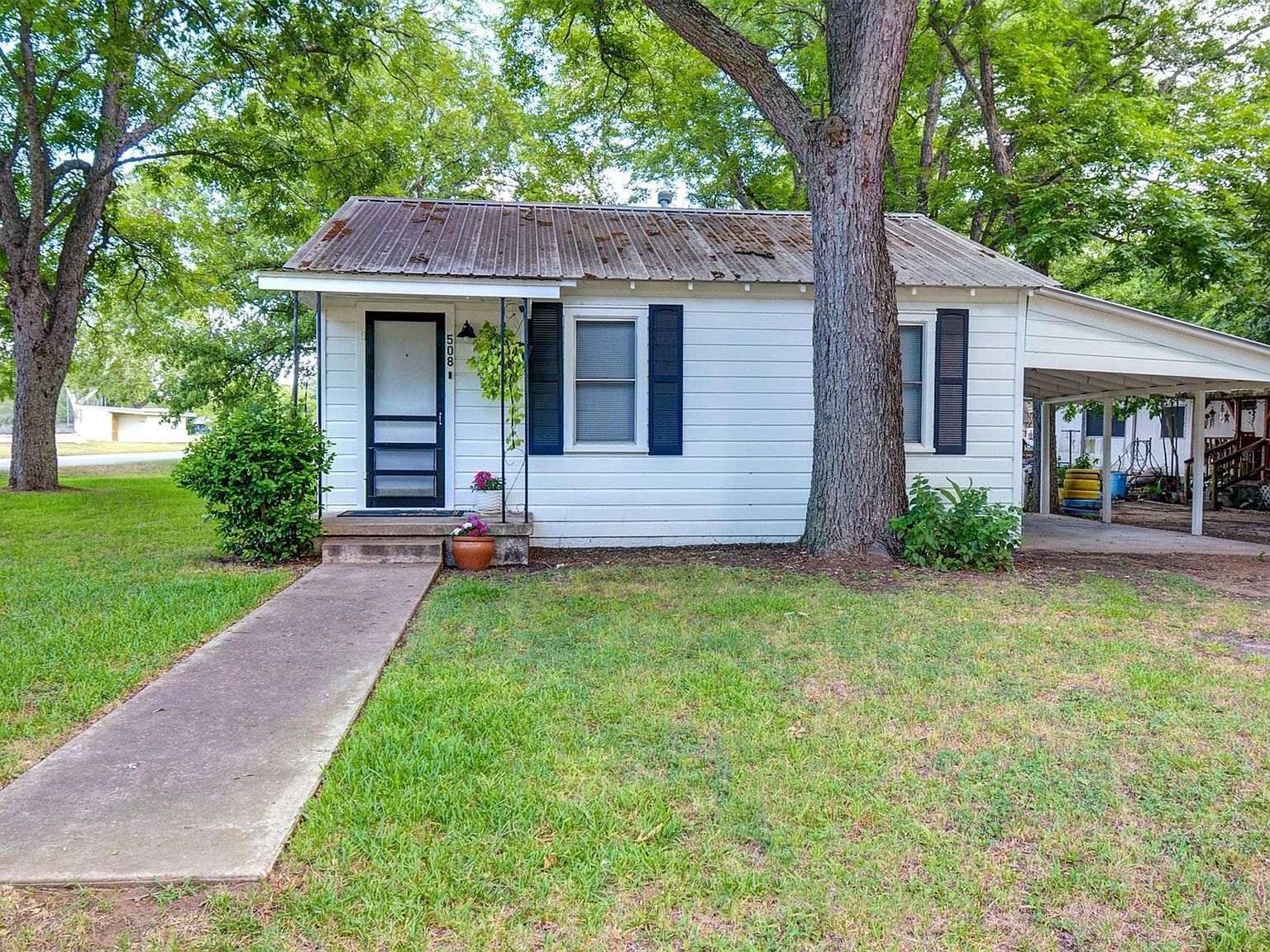 508 Turney St Smithville, TX 78957  | Single Family