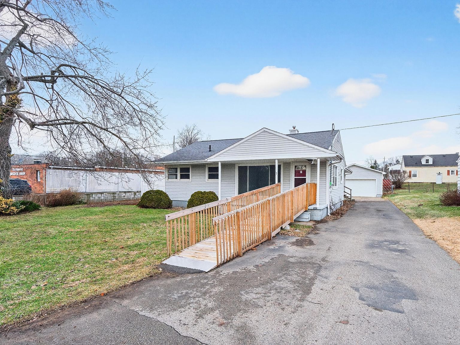 430 Peacock Walk Jackson, MI 49202 - Thumbnail 2