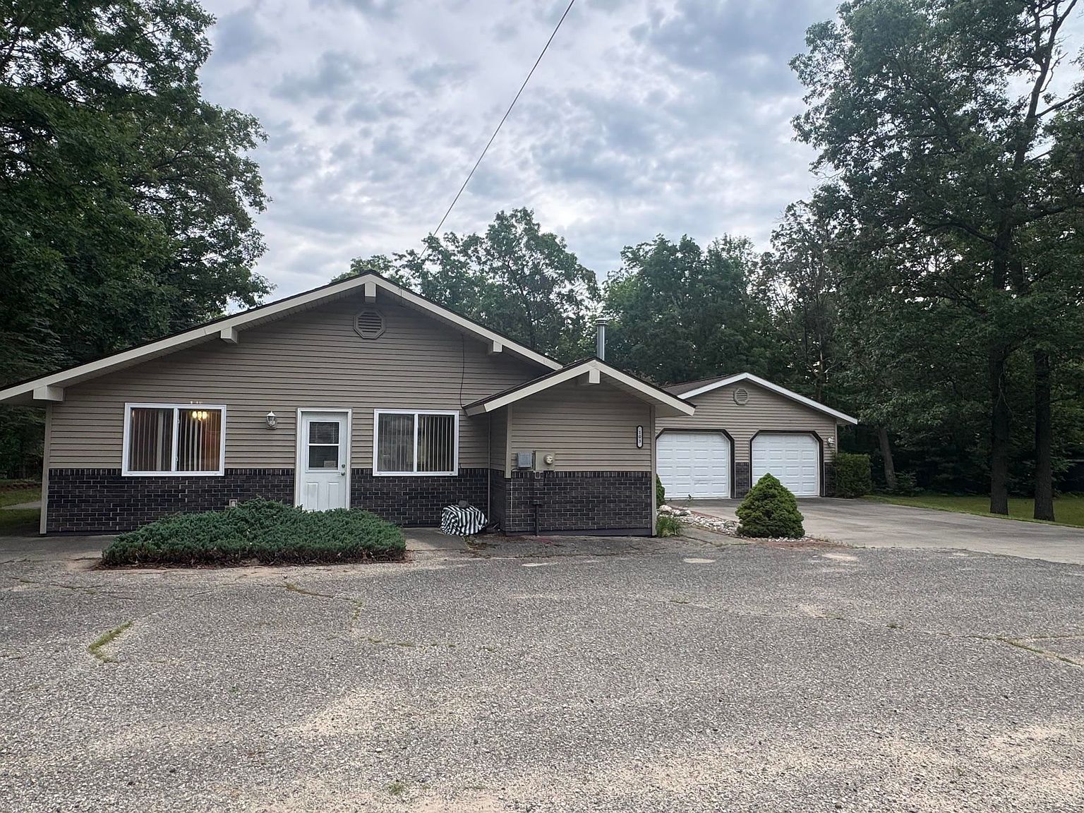 103 Whitebirch Dr Houghton Lake, MI 48629 | Single Family
