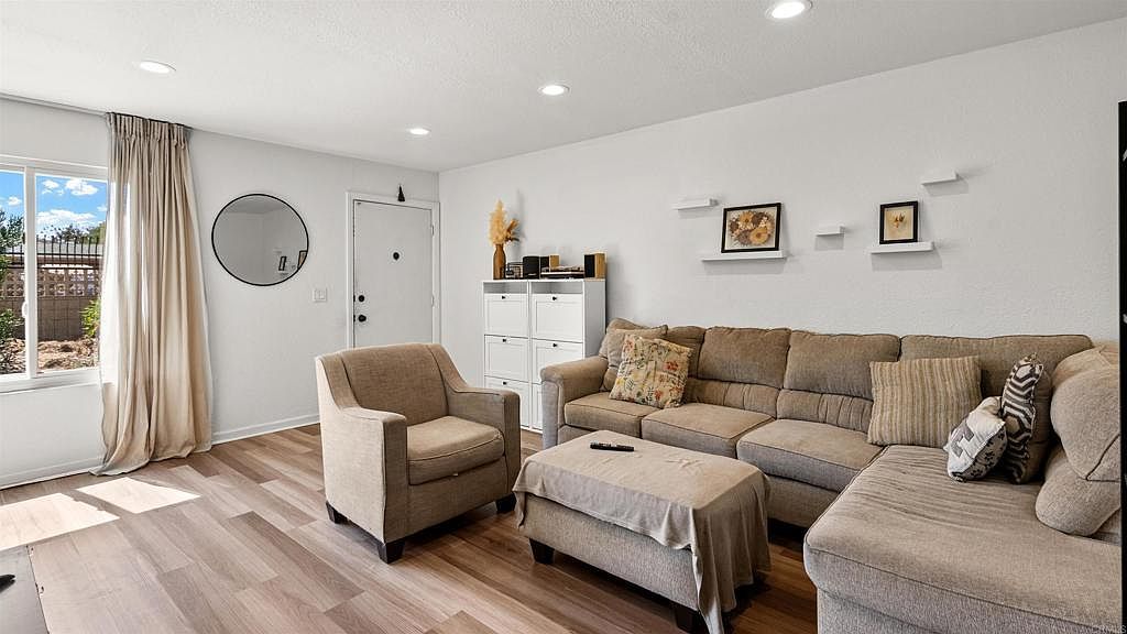 540 Oakdale Ln UNIT A El Cajon, CA 92021 - Thumbnail 2