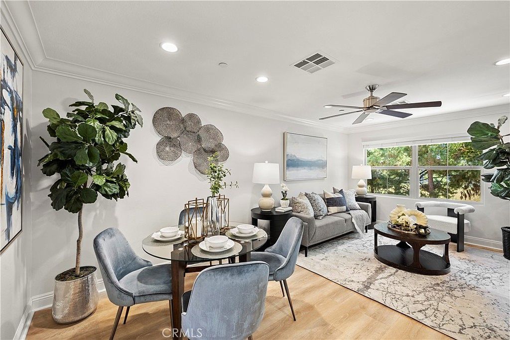 54 Hedge Bloom Irvine, CA 92618 - Thumbnail 2