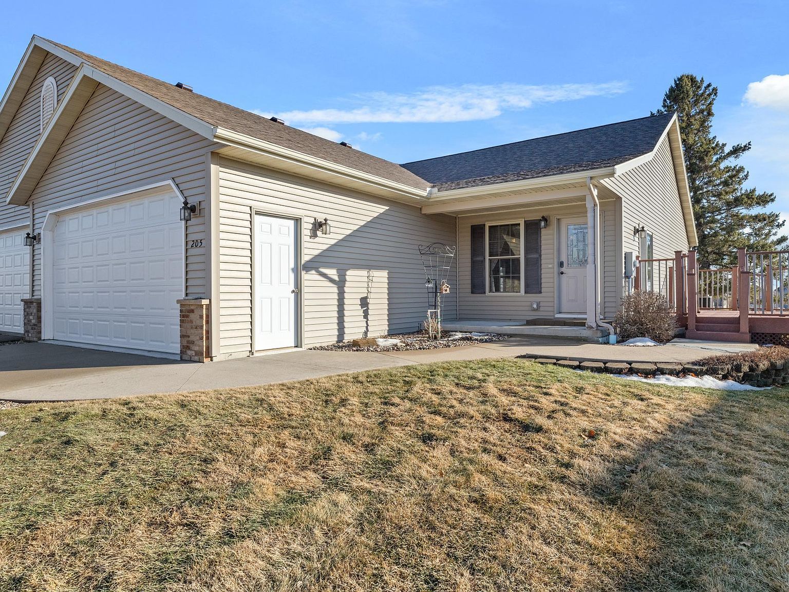 205 Park Dr Lewiston, MN 55952 - Thumbnail 2