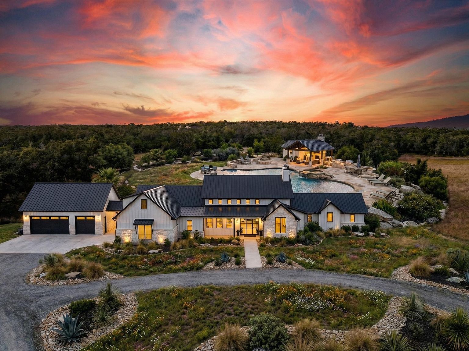 9 Mesa Ranch Rd W Dripping Springs, TX 78620 - Thumbnail 2