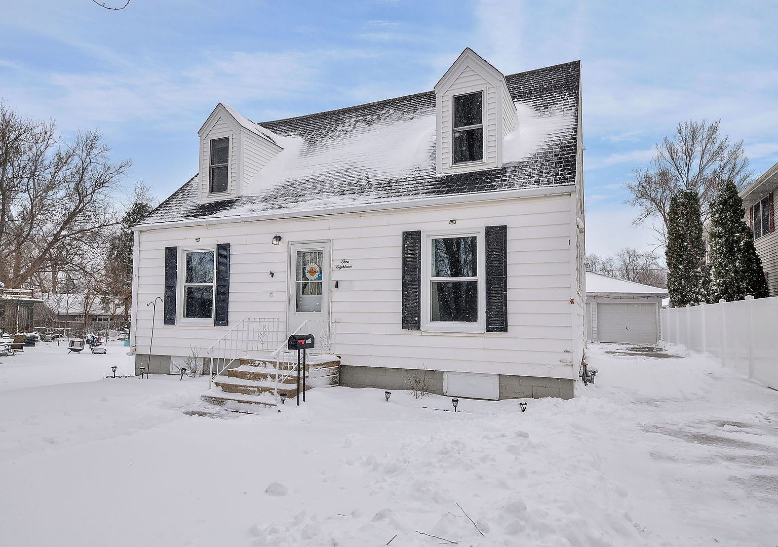 118 Stiles St Genoa, IL 60135 - Thumbnail 2