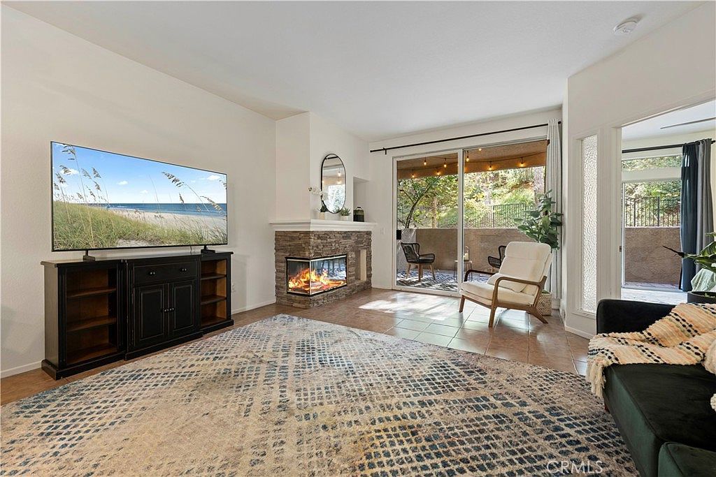 23930 Arroyo Park Dr Valencia, CA 91355 - Thumbnail 2