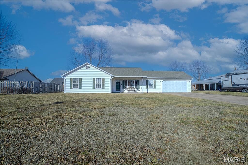 1131 Howard Dr Lebanon, MO 65536 - Thumbnail 2