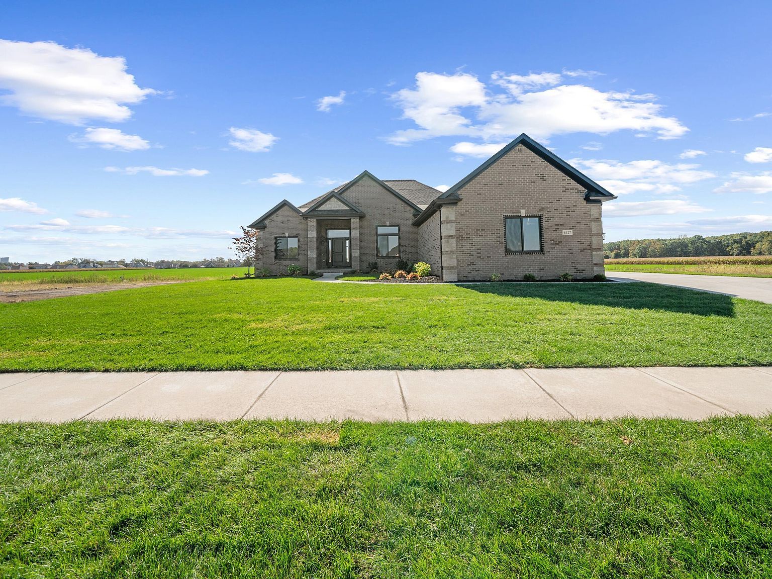 8127 Hunters Ridge Dr Newport, MI 48166 - Thumbnail 2