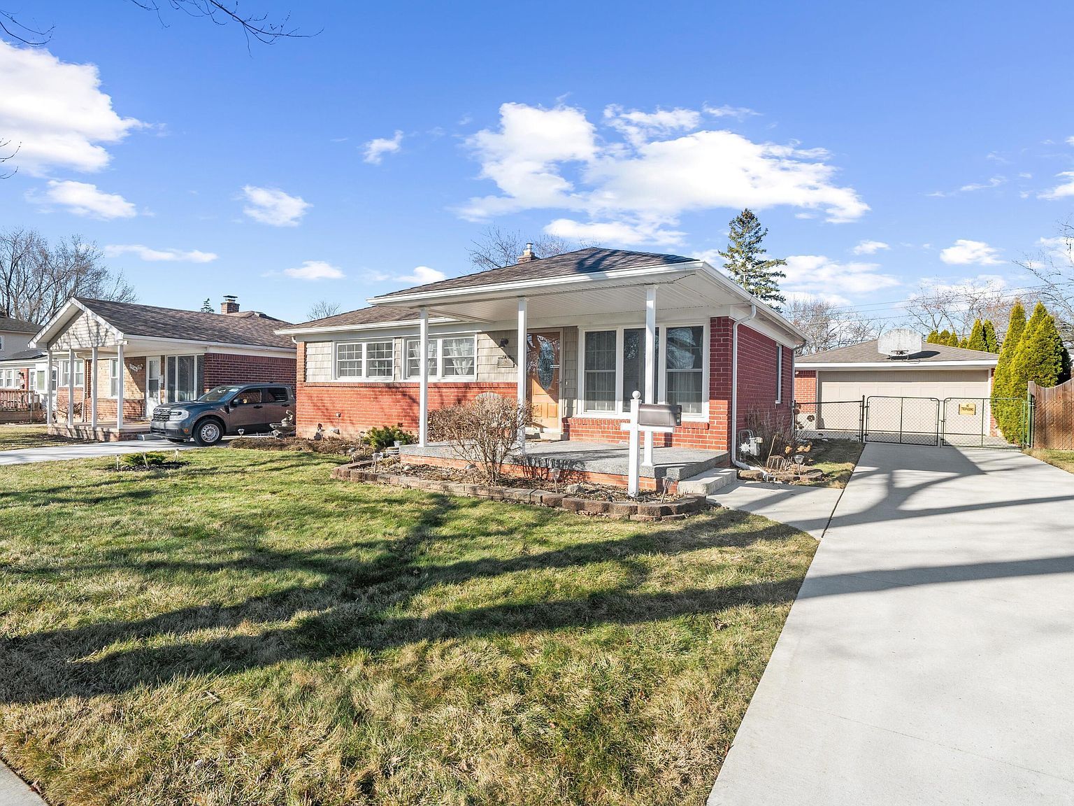 29726 Red Cedar Dr Flat Rock, MI 48134 - Thumbnail 2