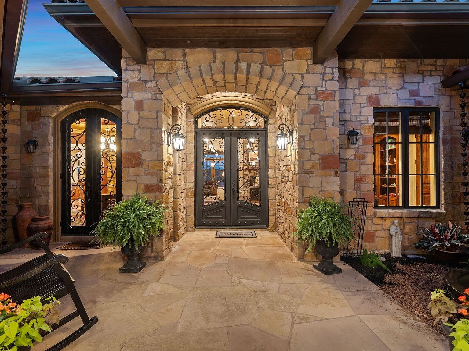 481 Chimney Cove Dr Marble Falls, TX 78654 - Thumbnail 2