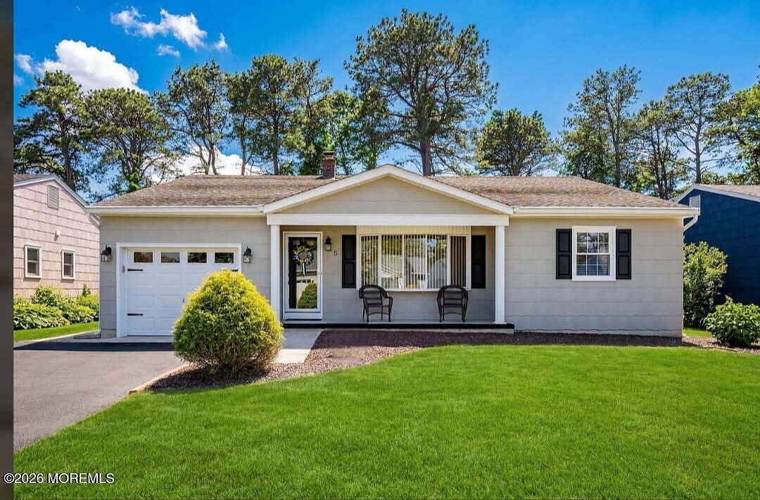 5 Bennington Dr Toms River, NJ 08757  | Single Family