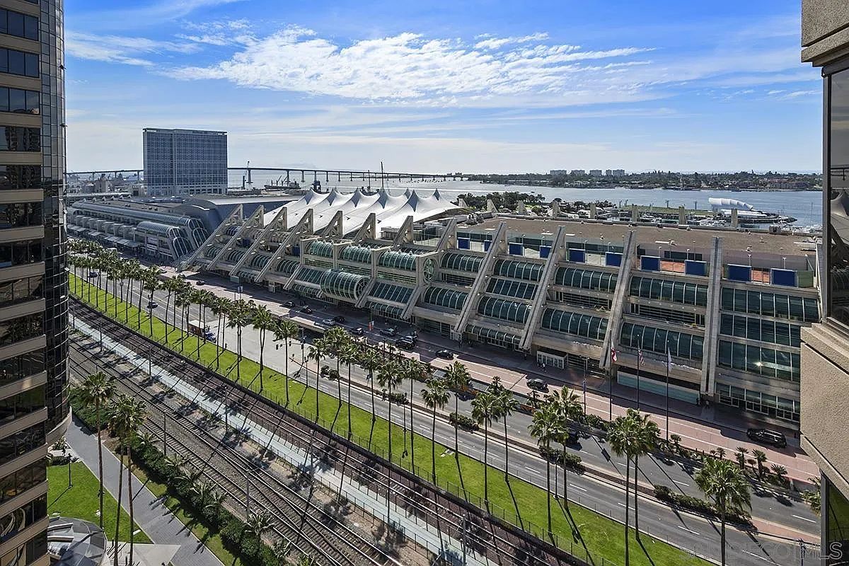 100 Harbor Dr Unit 1706 San Diego, CA 92101 - Thumbnail 2
