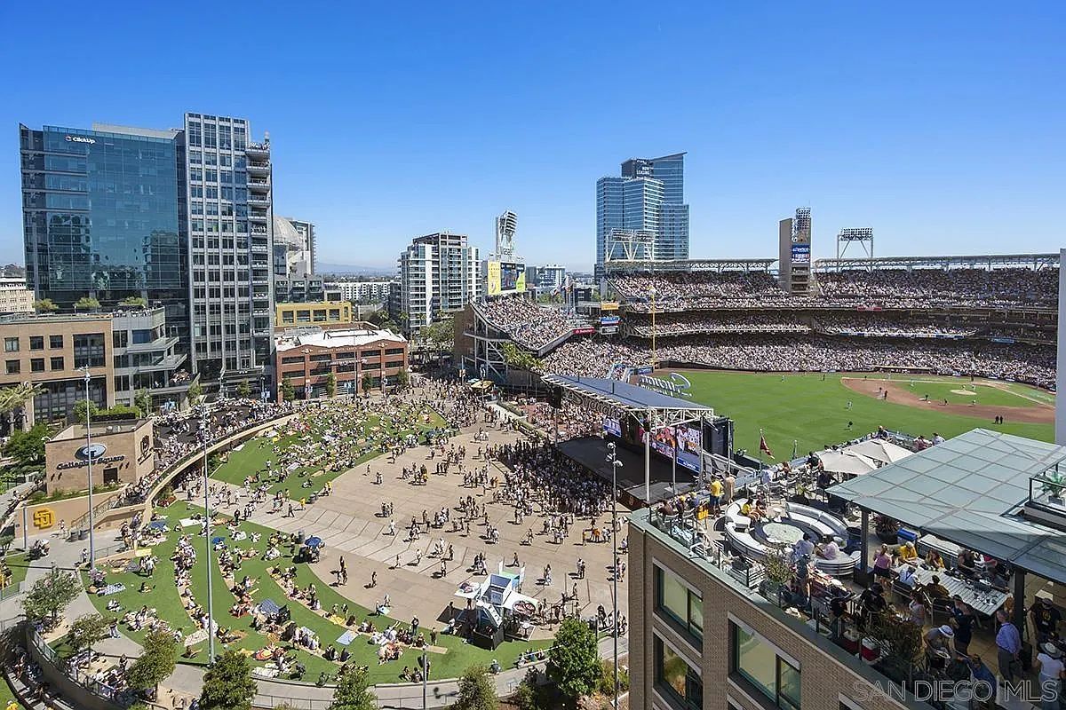 325 7th Ave Unit 1002 San Diego, CA 92101 - Thumbnail 2