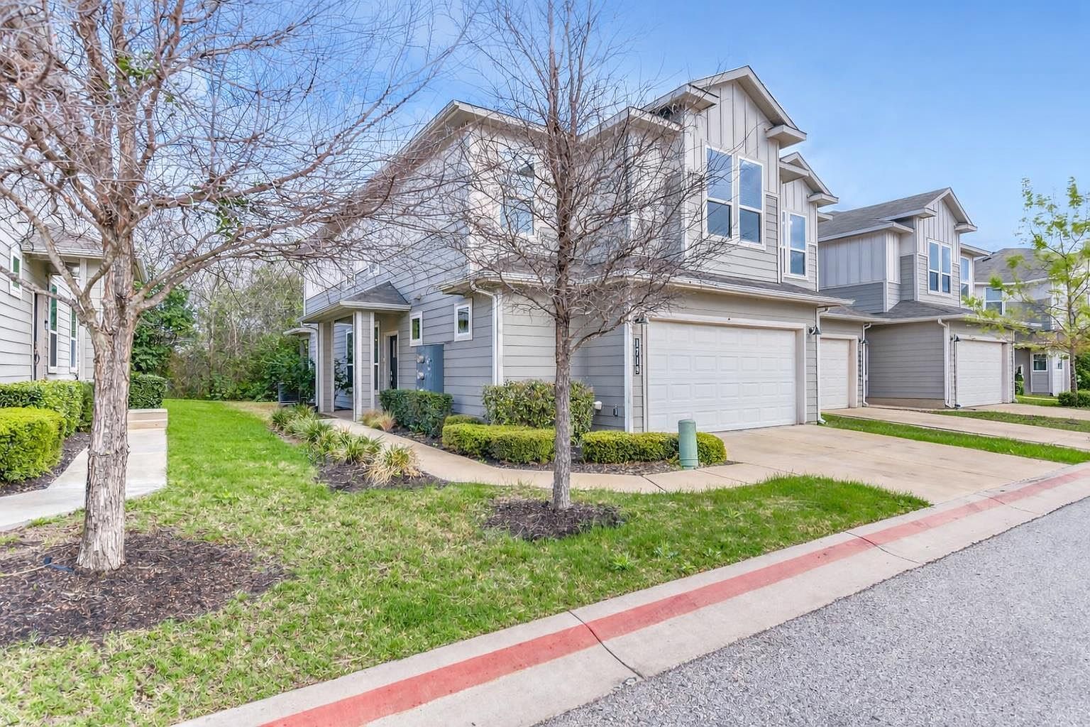 1719 Roseburg Dr Austin, TX 78754 - Thumbnail 2