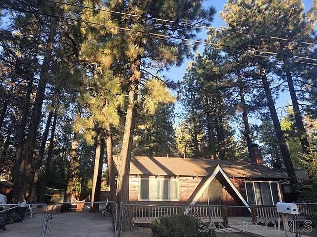 936 Wendy Ave Big Bear City, CA 92314 - Thumbnail 2