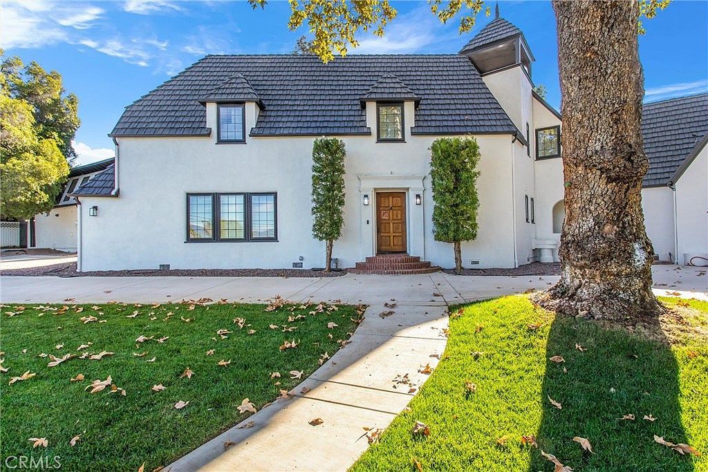 745 W Sunset Dr Redlands, CA 92373 - Thumbnail 2