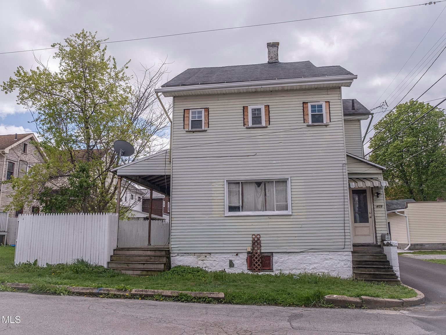 409 2nd St Altoona, PA 16602  | Single Family