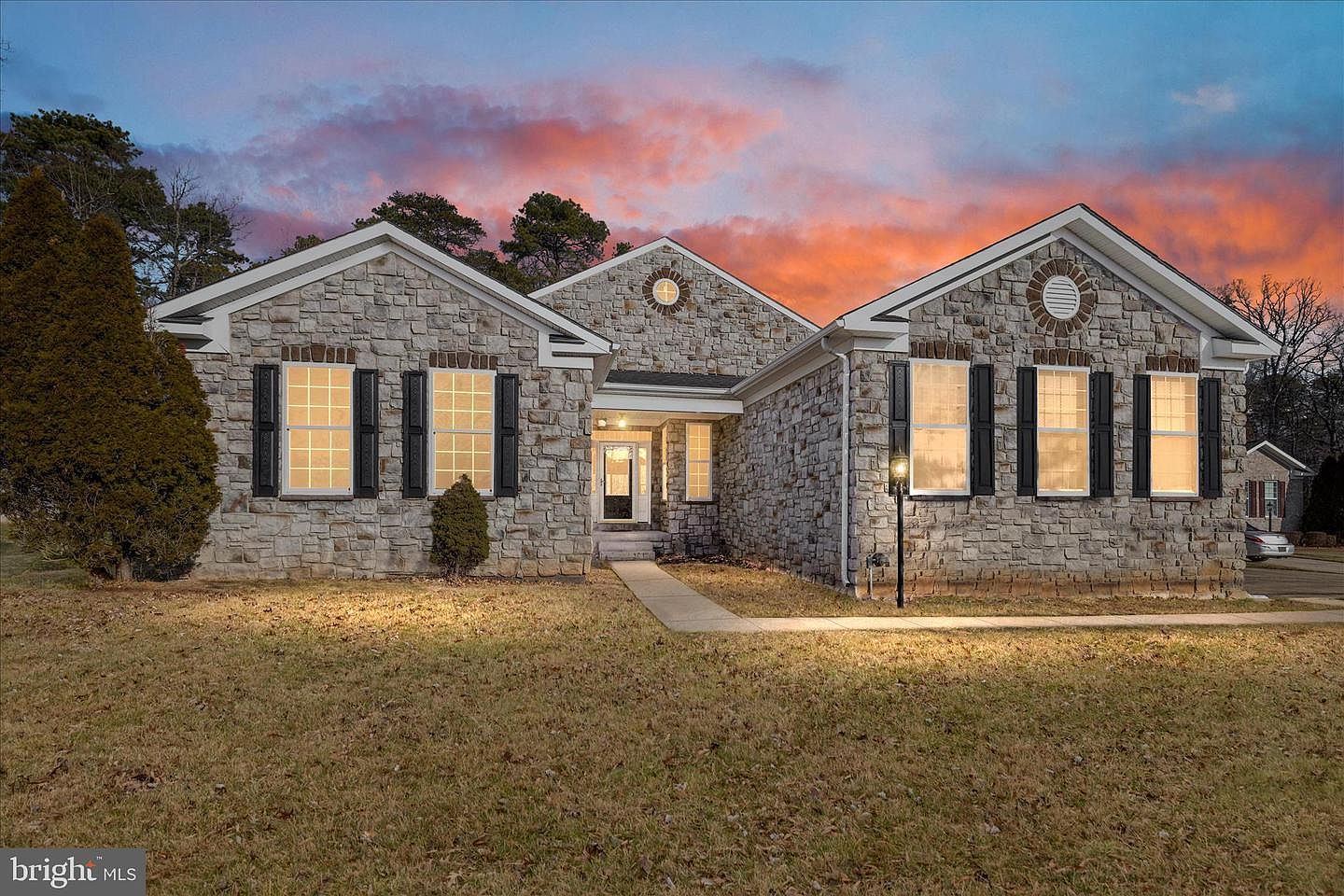 614 N Shore Dr Glen Burnie, MD 21060 - Thumbnail 2