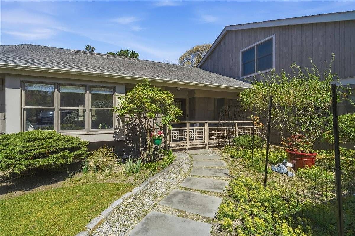 121 Montauk Hwy Quogue, NY 11959, 11959
