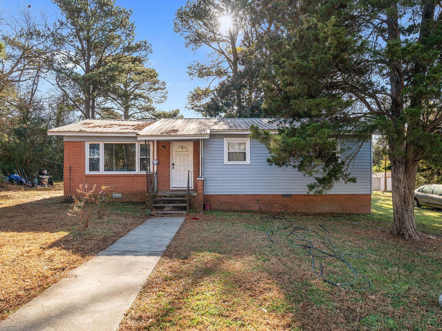 895 Sommers St Sanford, NC 27330 - Thumbnail 2