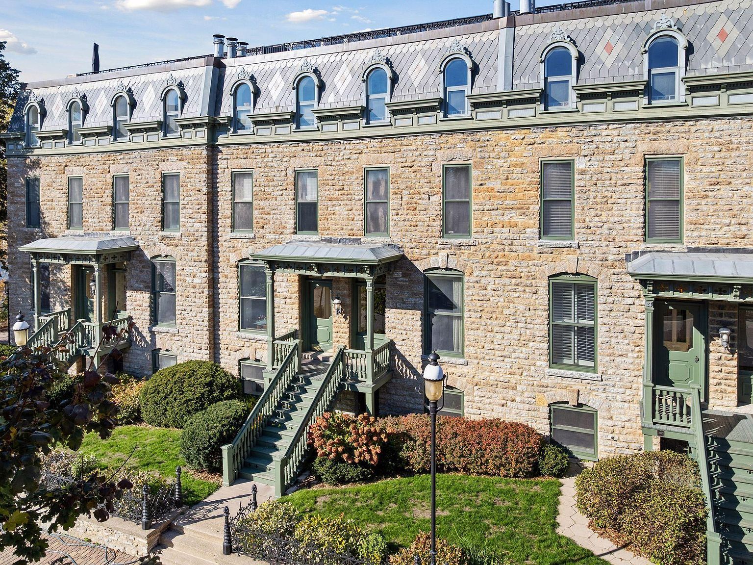 8 Grove St #8B Minneapolis, MN 55401 - Thumbnail 2