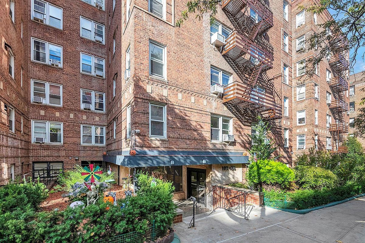 102-55 67th Dr APT 4A Forest Hills, NY 11375 - Thumbnail 2