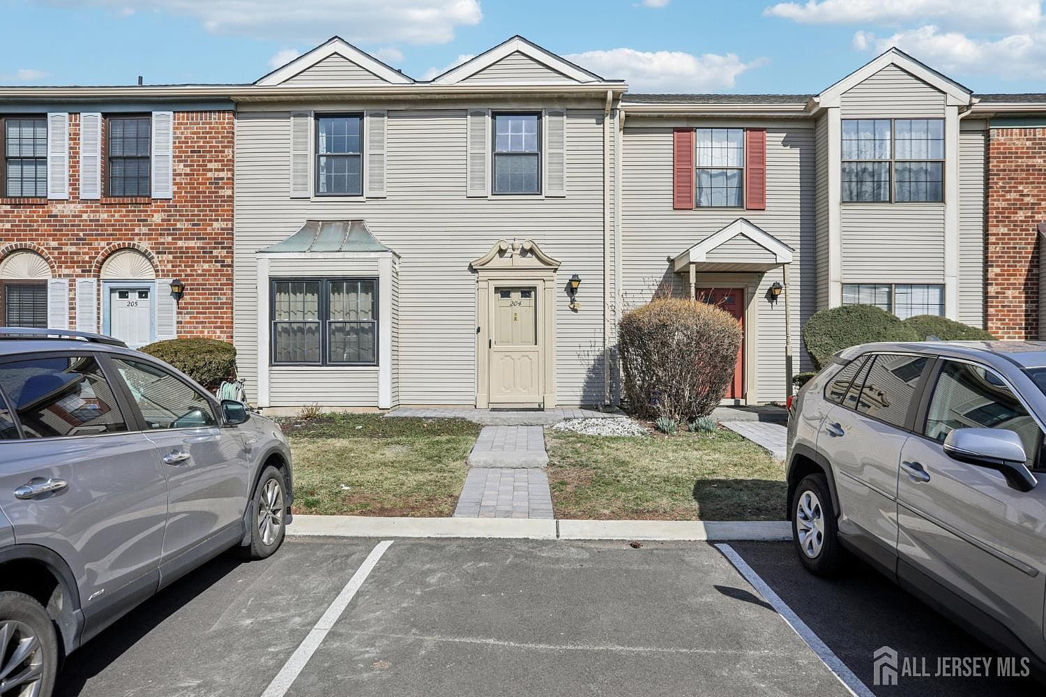 204 Hampshire Ct Piscataway, NJ 08854 - Thumbnail 2