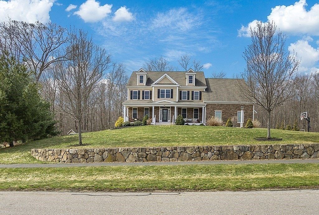 20 Hunters Ridge Way Hopkinton, MA 01748  | Single Family