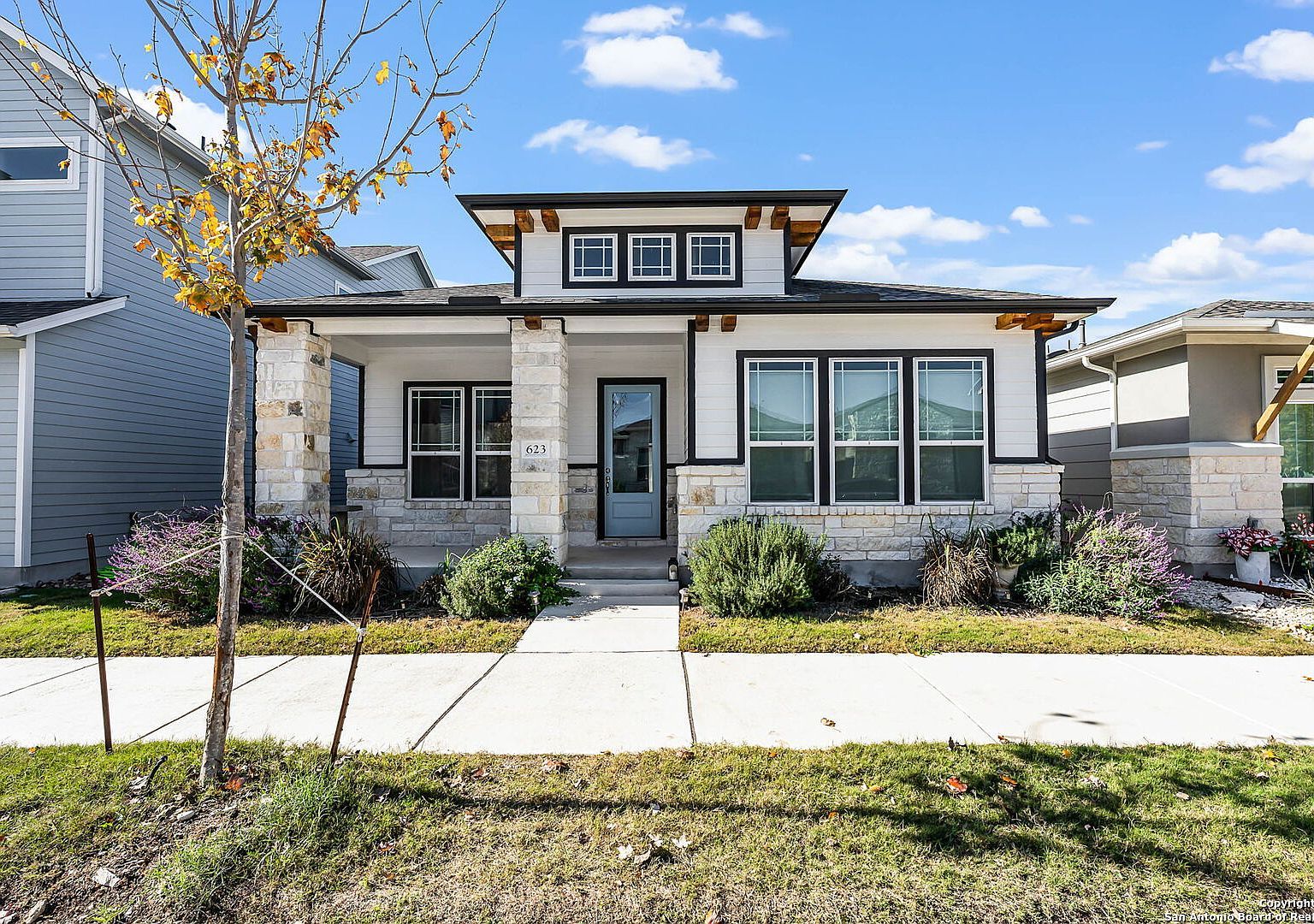 623 N Guenther Ave New Braunfels, TX 78130 - Thumbnail 2