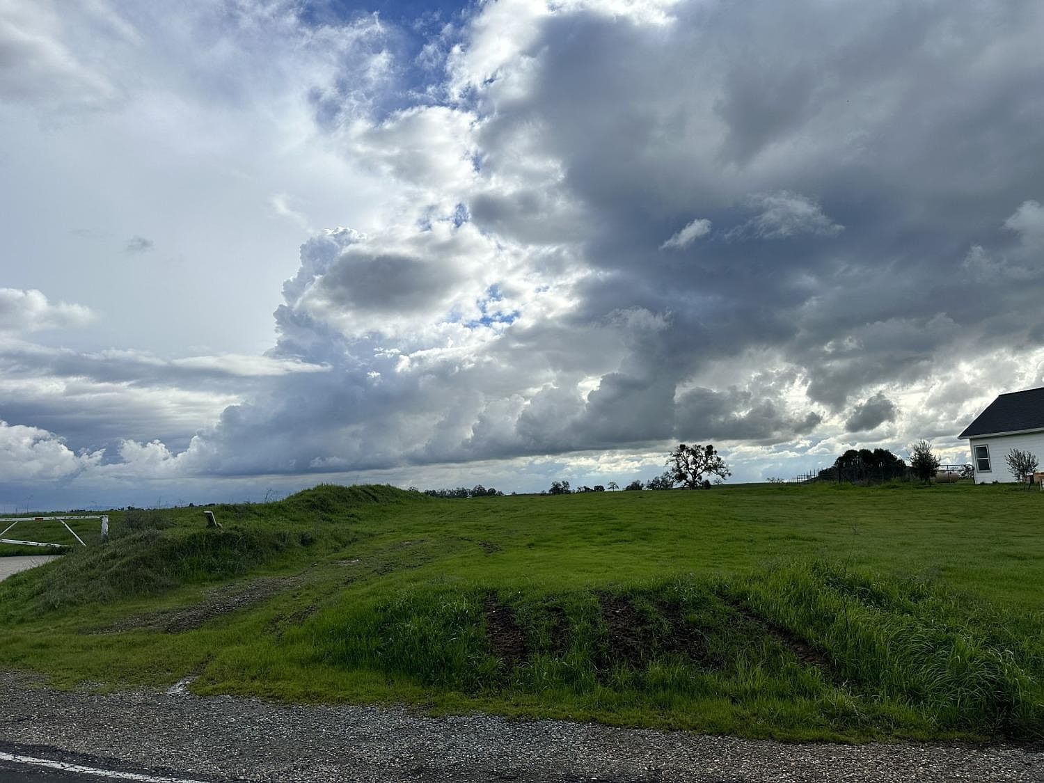 2090 Mohawk Ct Ione, CA 95640 - Thumbnail 2