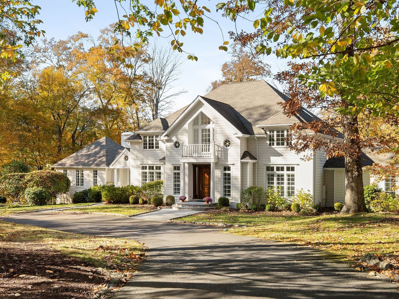 3 Mayflower Ln Weston, CT 06883 - Thumbnail 2