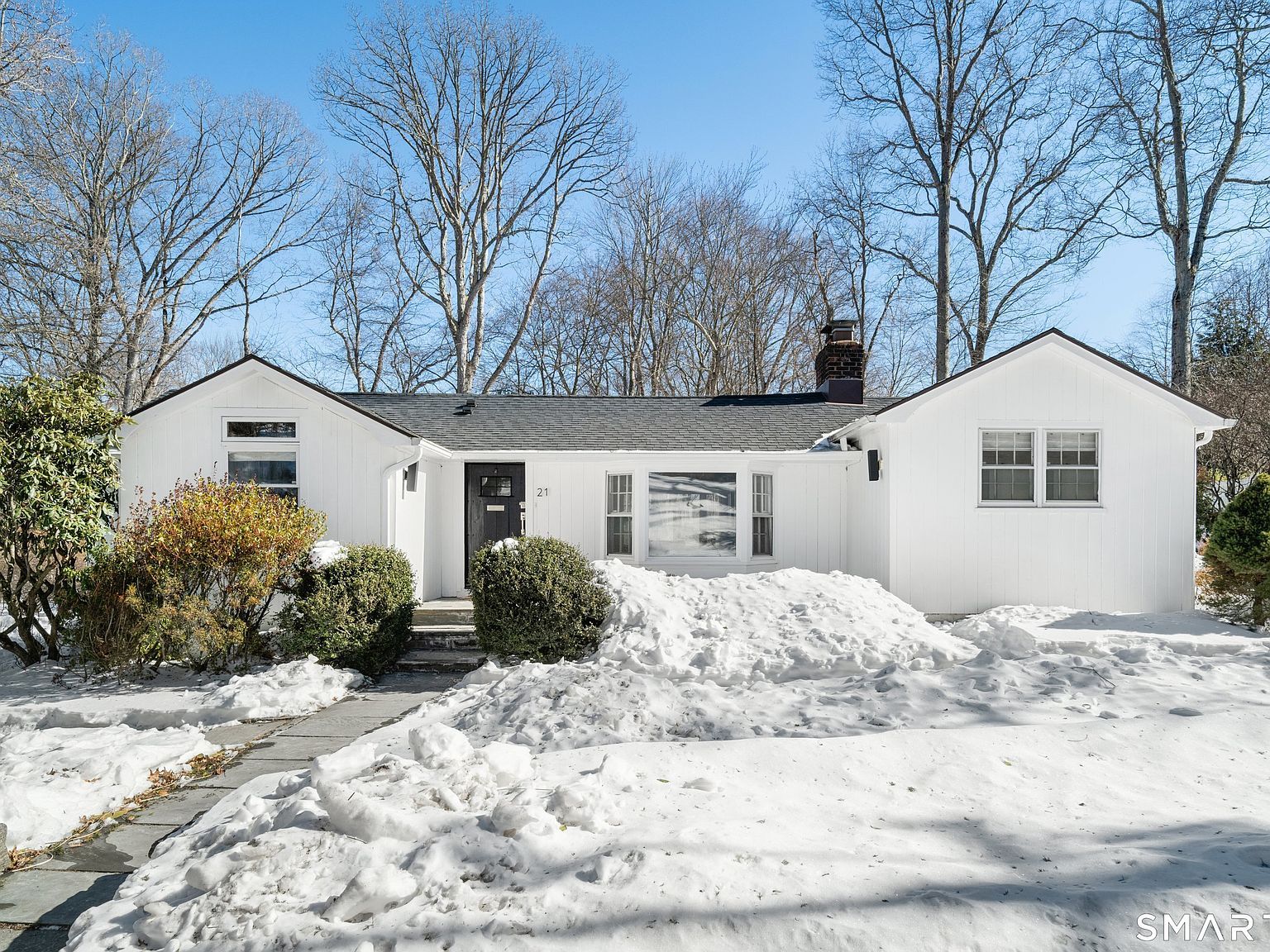 21 Rayfield Rd Westport, CT 06880 - Thumbnail 2