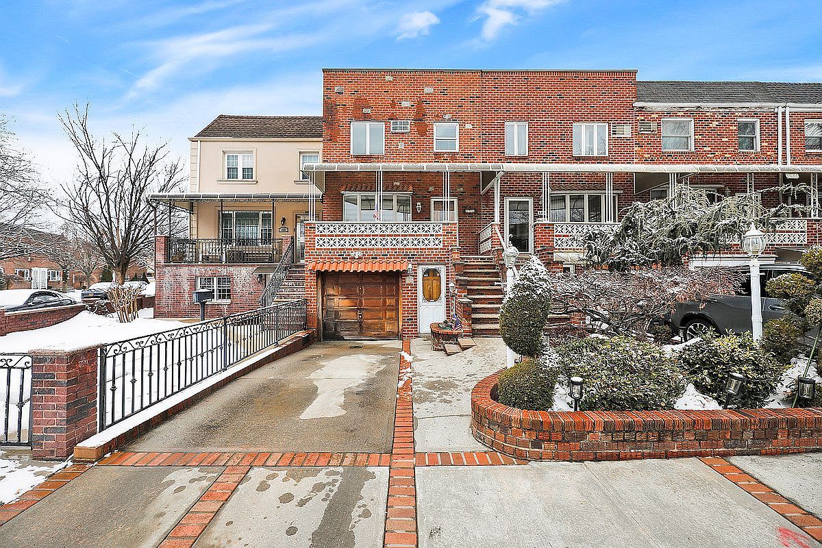 350 Bay 10 St #1 Brooklyn, NY 11228  | Multi Family