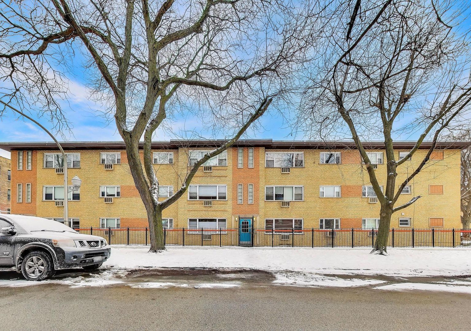 6828 N Greenview Ave APT 1N Chicago, IL 60626 - Thumbnail 2