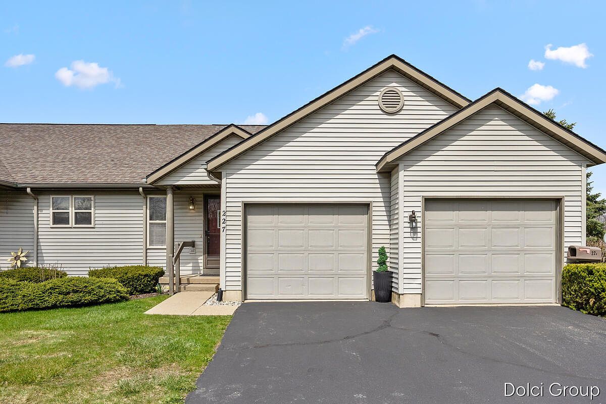 227 Heatherview St NW Sparta, MI 49345  | Condominium