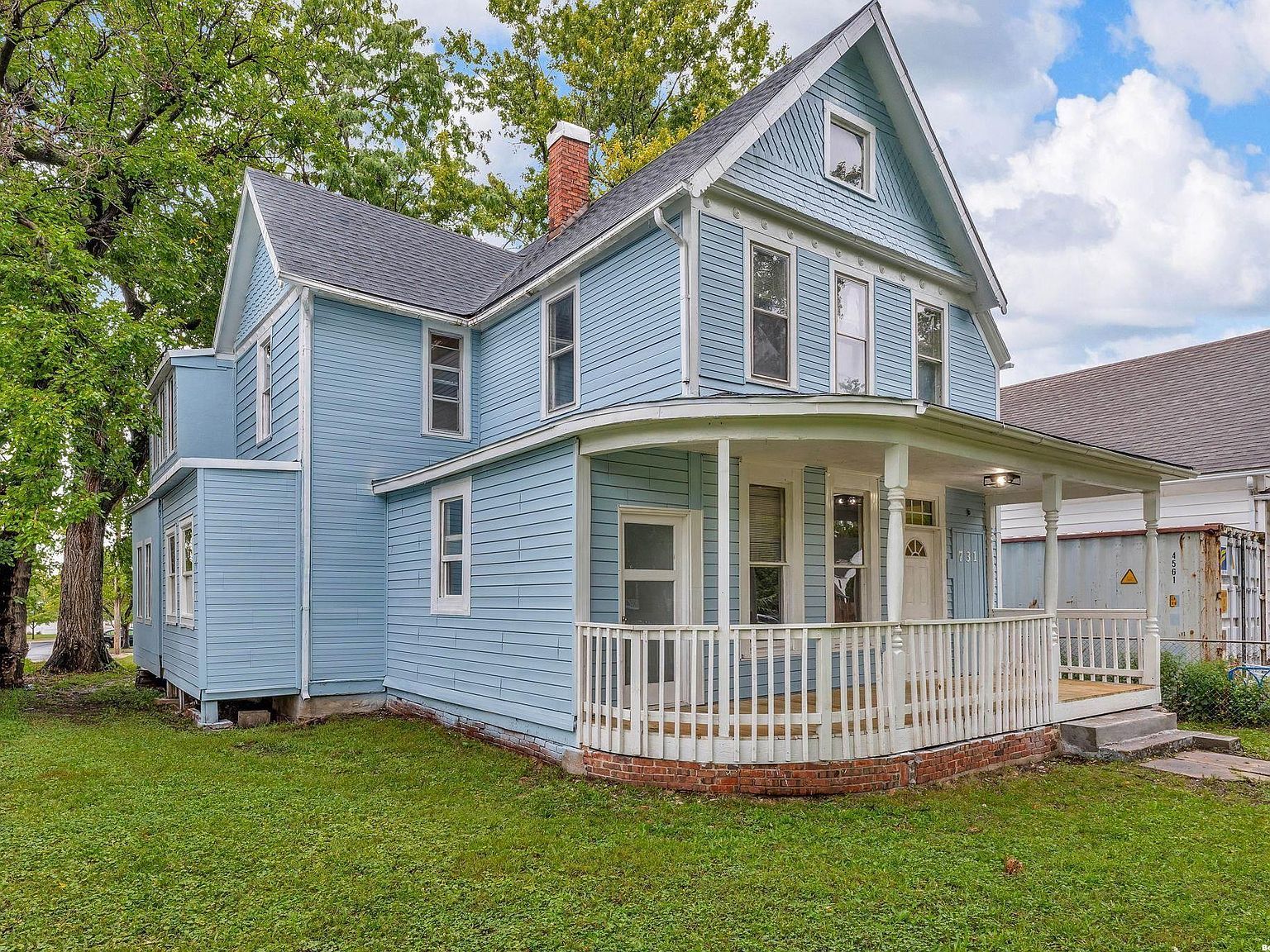 731 SW Lincoln St Topeka, KS 66606 - Thumbnail 2