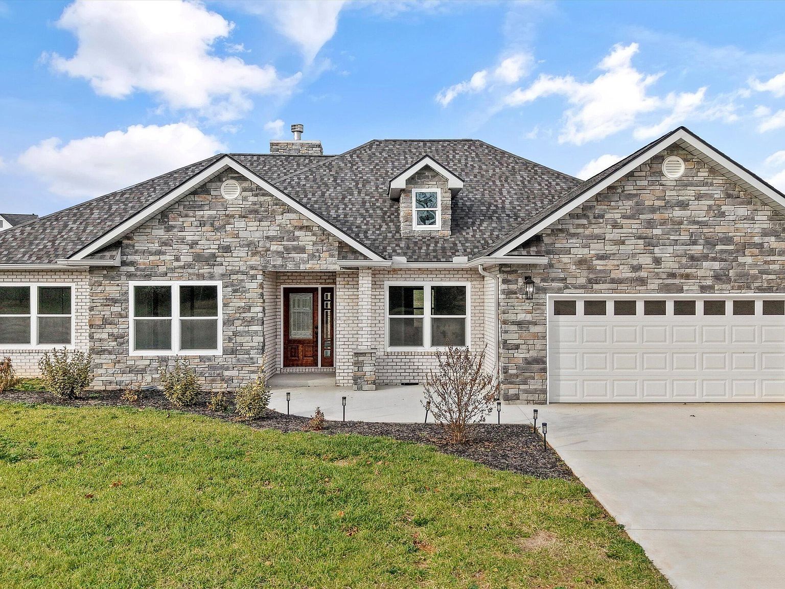 227 Sugar Maple Ct Madisonville, TN 37354 - Thumbnail 2