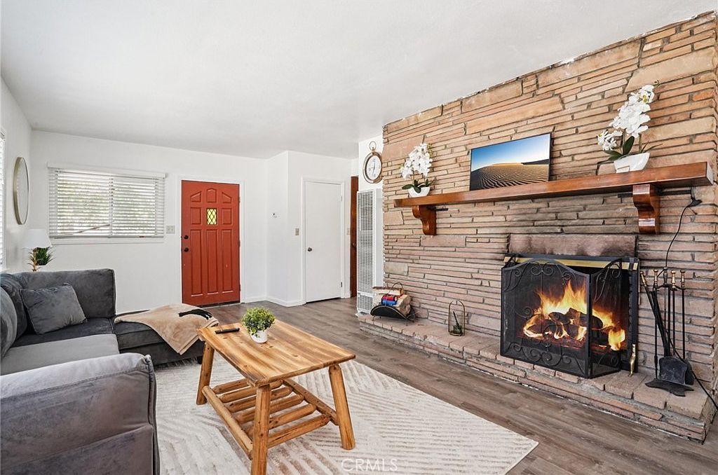 670 Villa Grove Ave Big Bear City, CA 92314 - Thumbnail 2