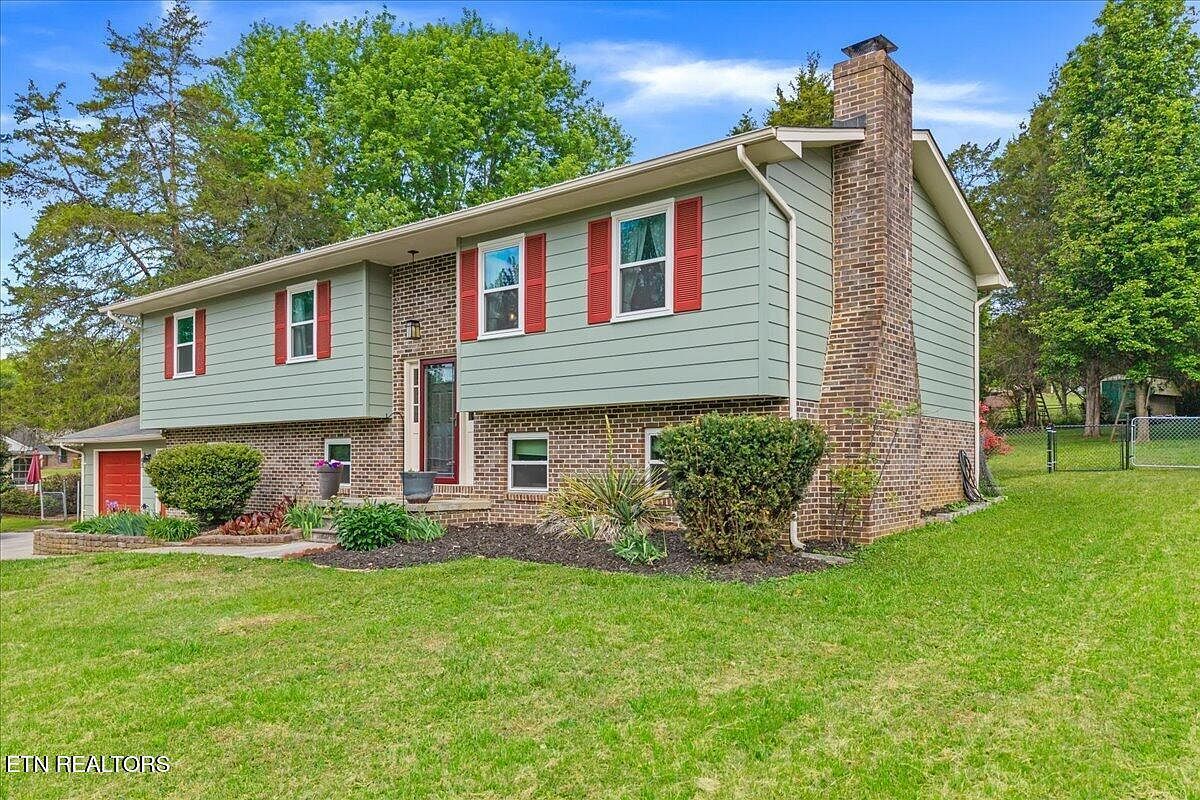 1305 Ridgeway Cir Athens, TN 37303  | Single Family