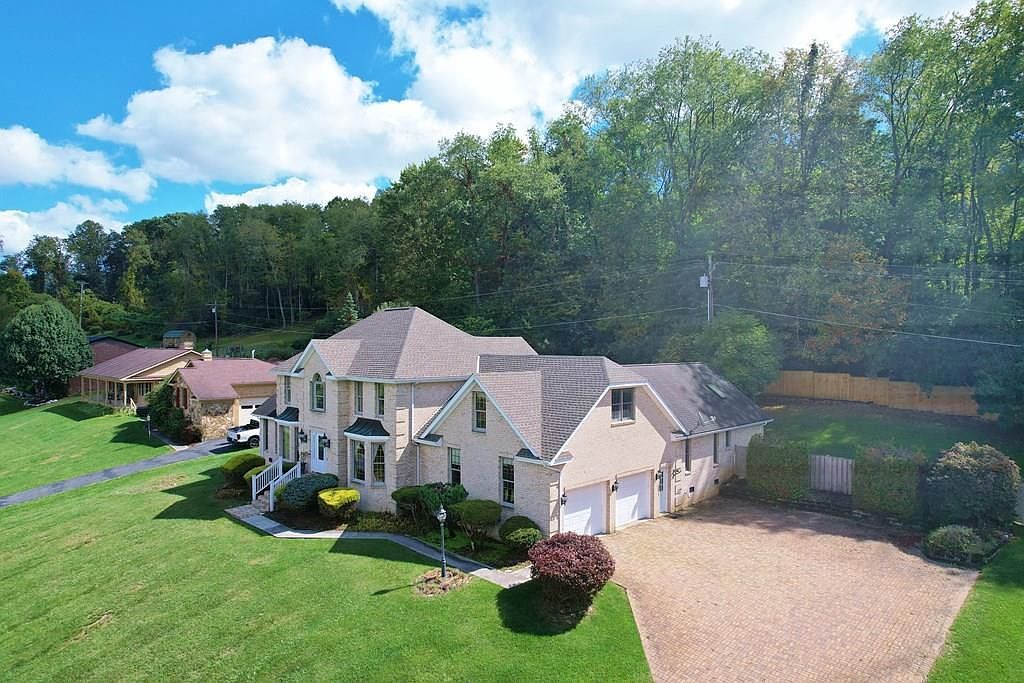 6 Fairlane Dr Bluefield, VA 24605 - Thumbnail 2