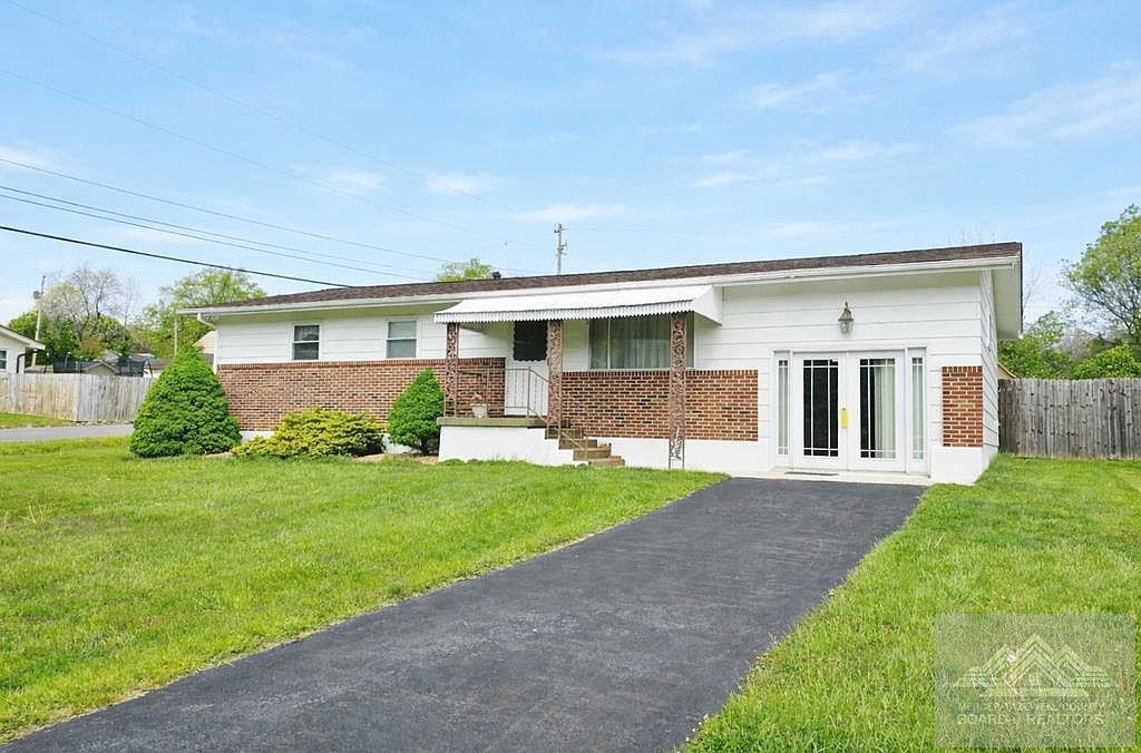 100 Kaye Dr Princeton, WV 24740  | Single Family