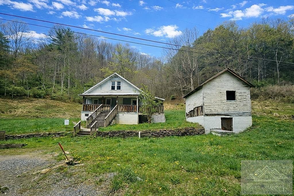 345 Mary Branch Rd Matoaka, WV 24736  | Single Family
