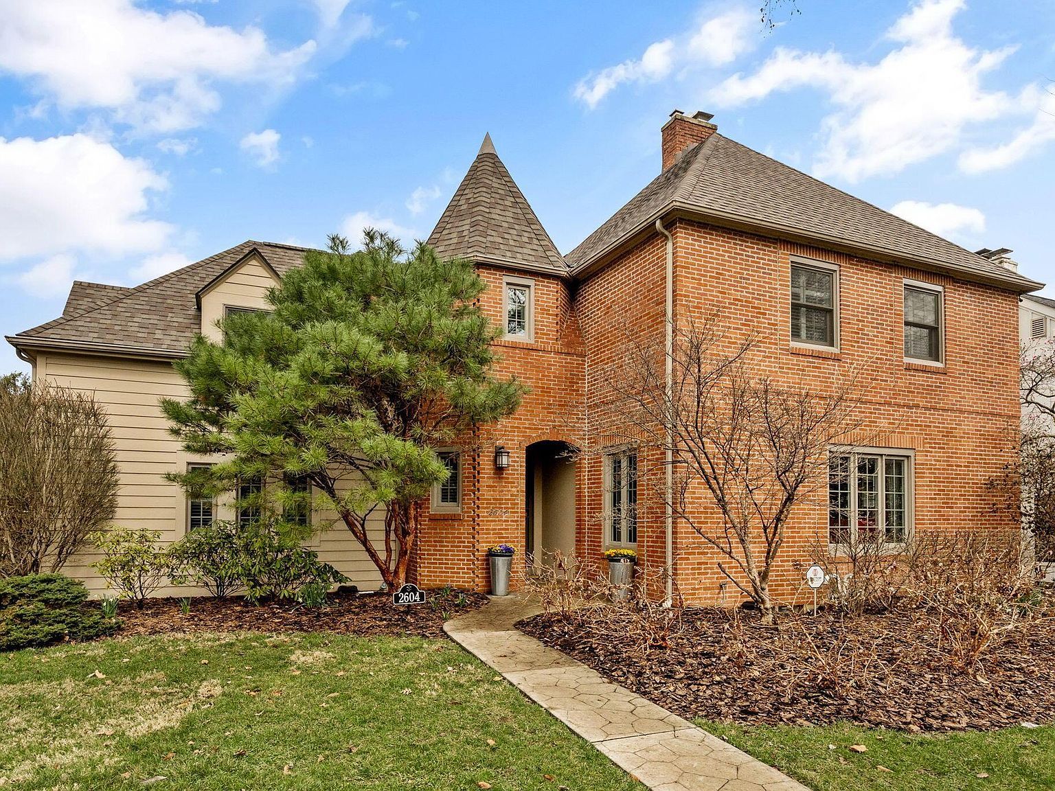 2604 Sherwood Rd Columbus, OH 43209 - Thumbnail 2