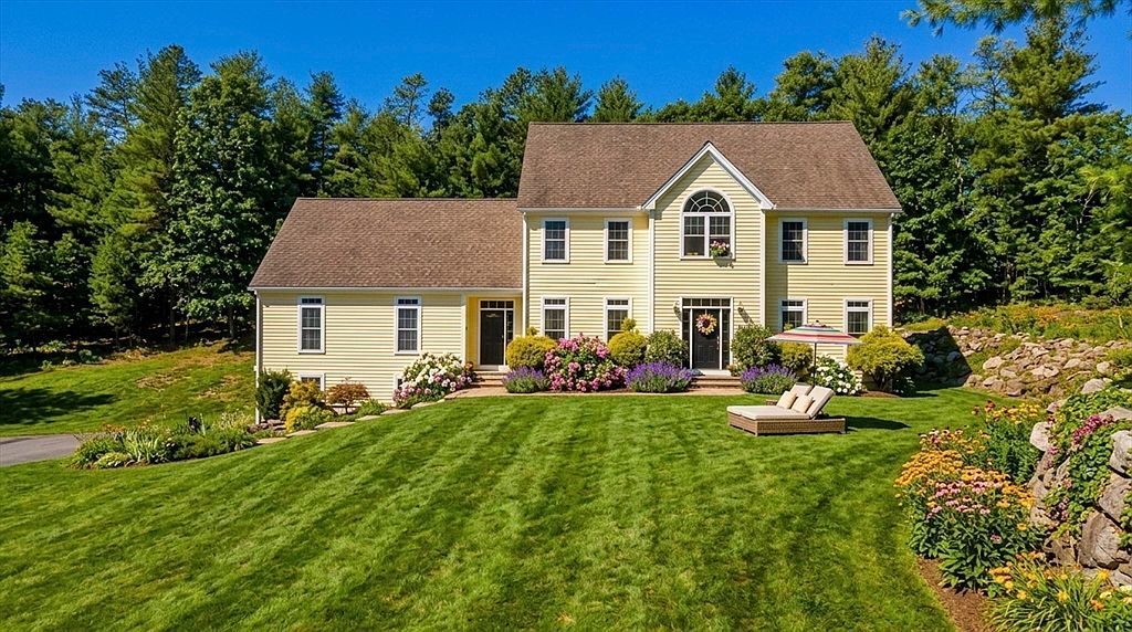 333 Stebbins St Belchertown, MA 01007  | Single Family