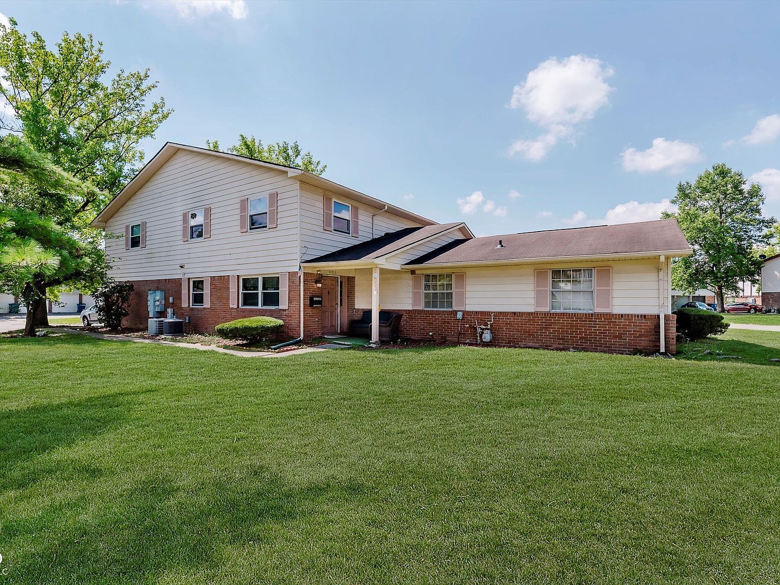 10057 Dedham Dr Indianapolis, IN 46229 - Thumbnail 2