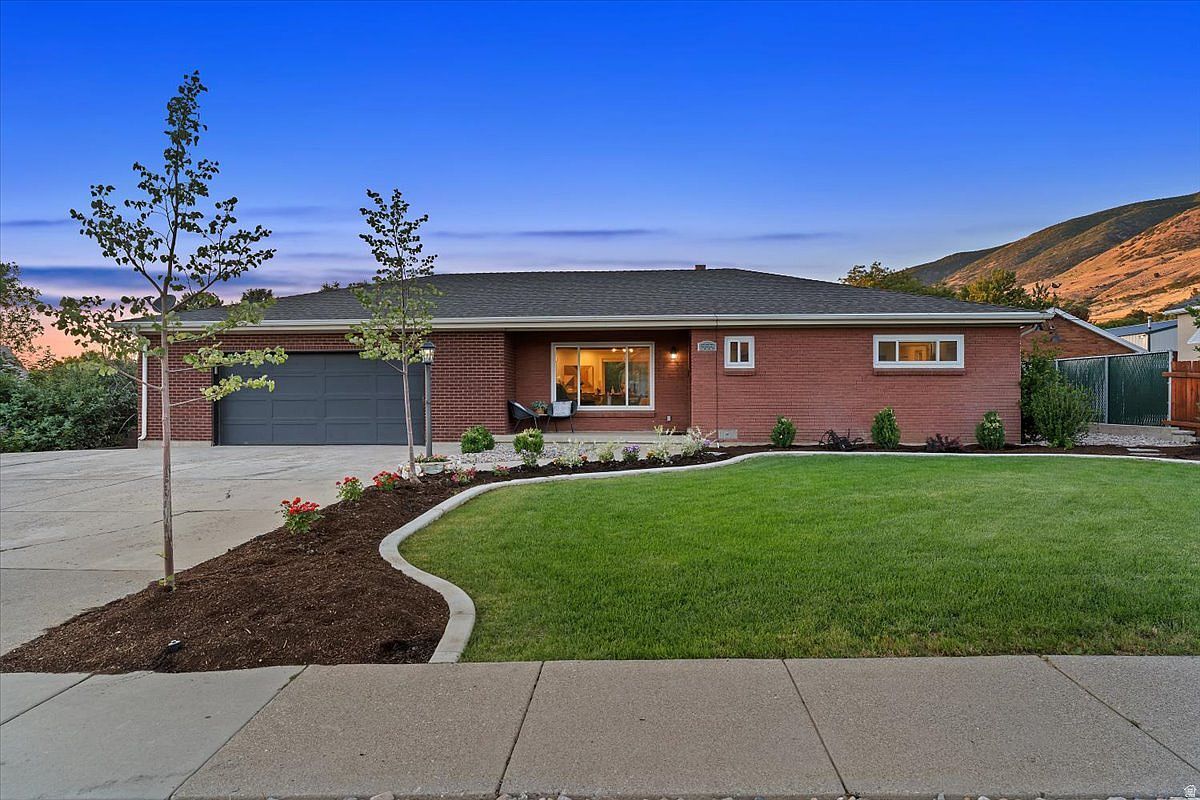 555 E Pages Ln Centerville, UT 84014, 84014